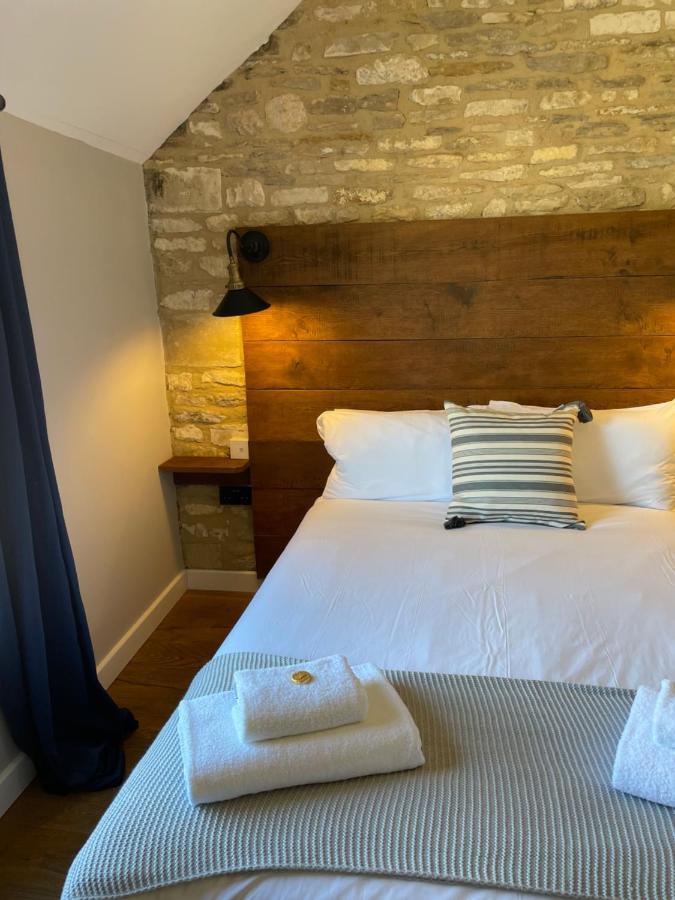 The Queen Matilda Country Rooms Avening Εξωτερικό φωτογραφία