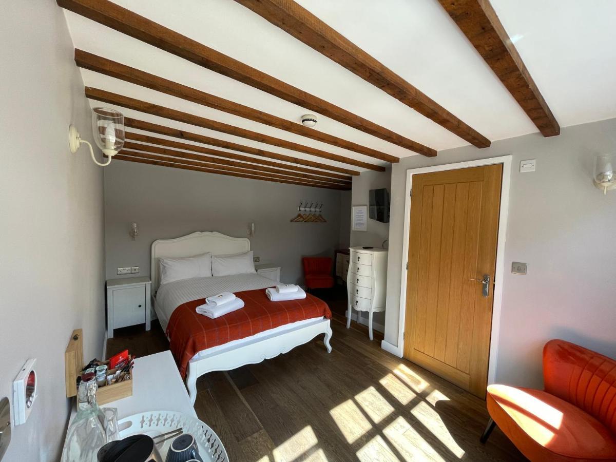 The Queen Matilda Country Rooms Avening Εξωτερικό φωτογραφία